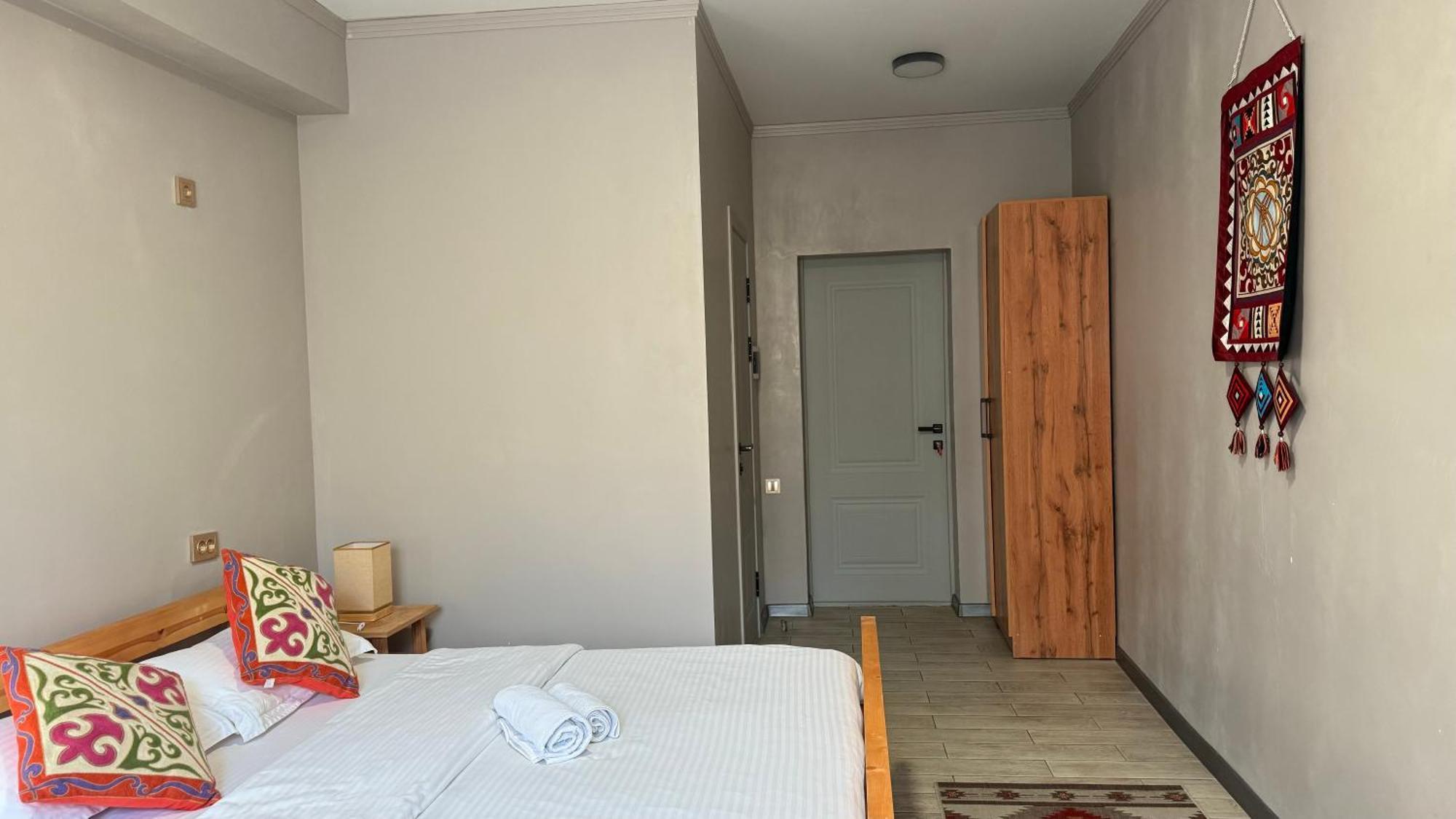 Salamat Hotel Бішкек Екстер'єр фото