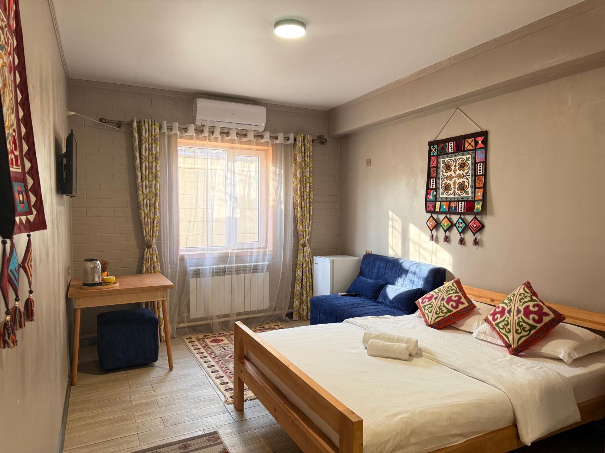 Salamat Hotel Бішкек Екстер'єр фото