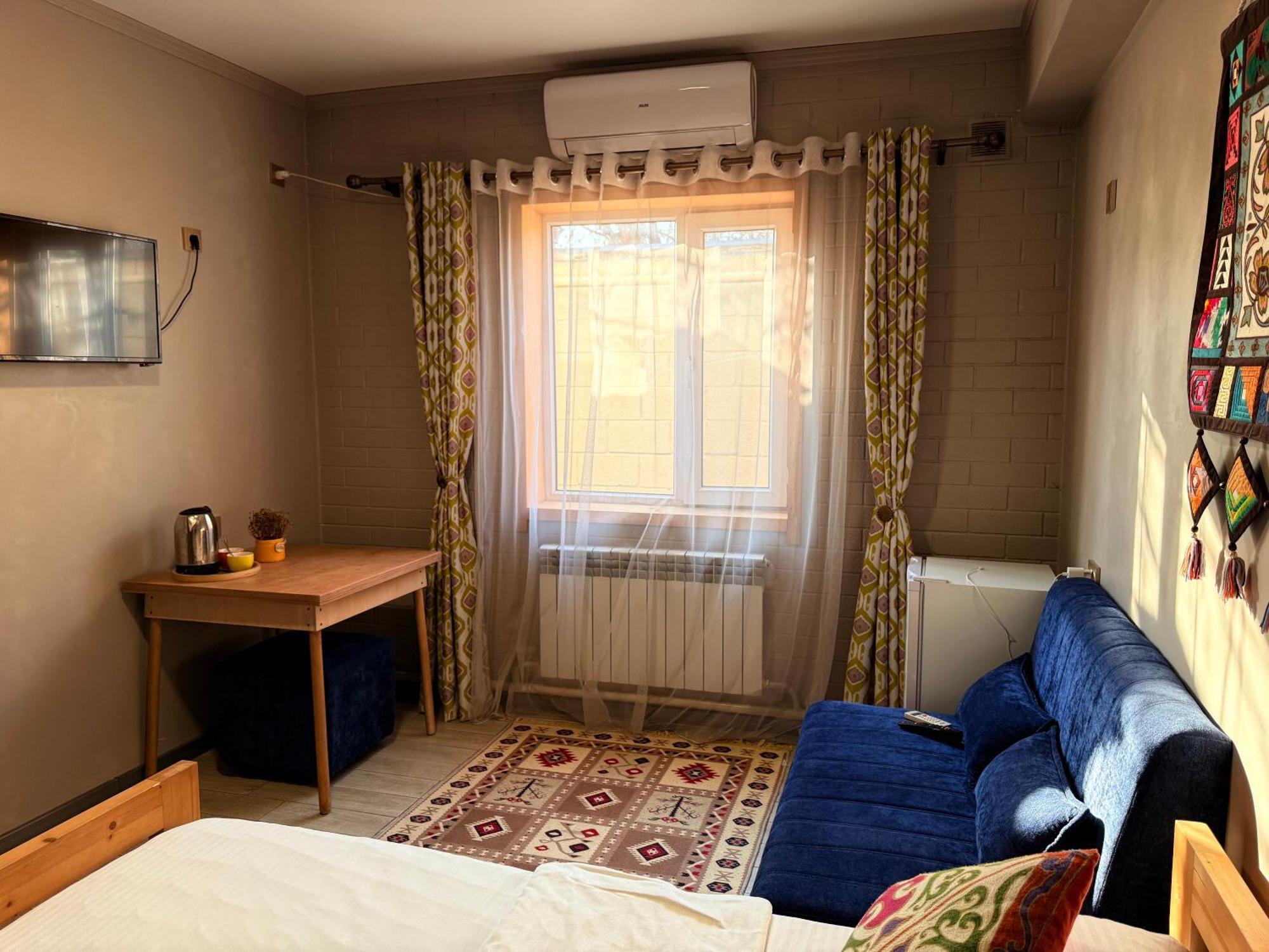 Salamat Hotel Бішкек Екстер'єр фото