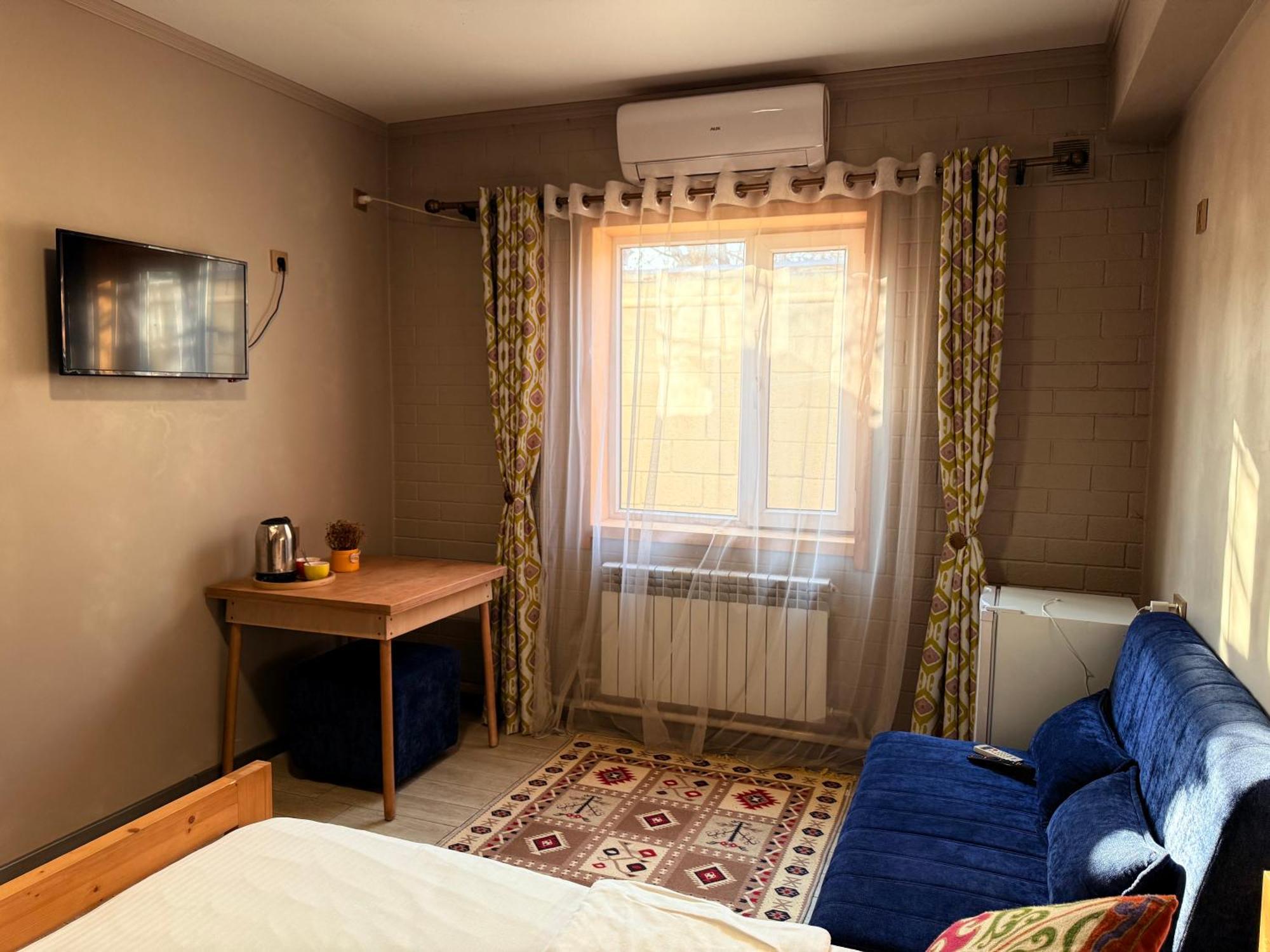 Salamat Hotel Бішкек Екстер'єр фото