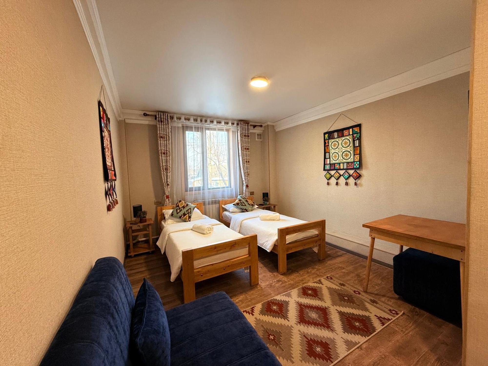 Salamat Hotel Бішкек Екстер'єр фото