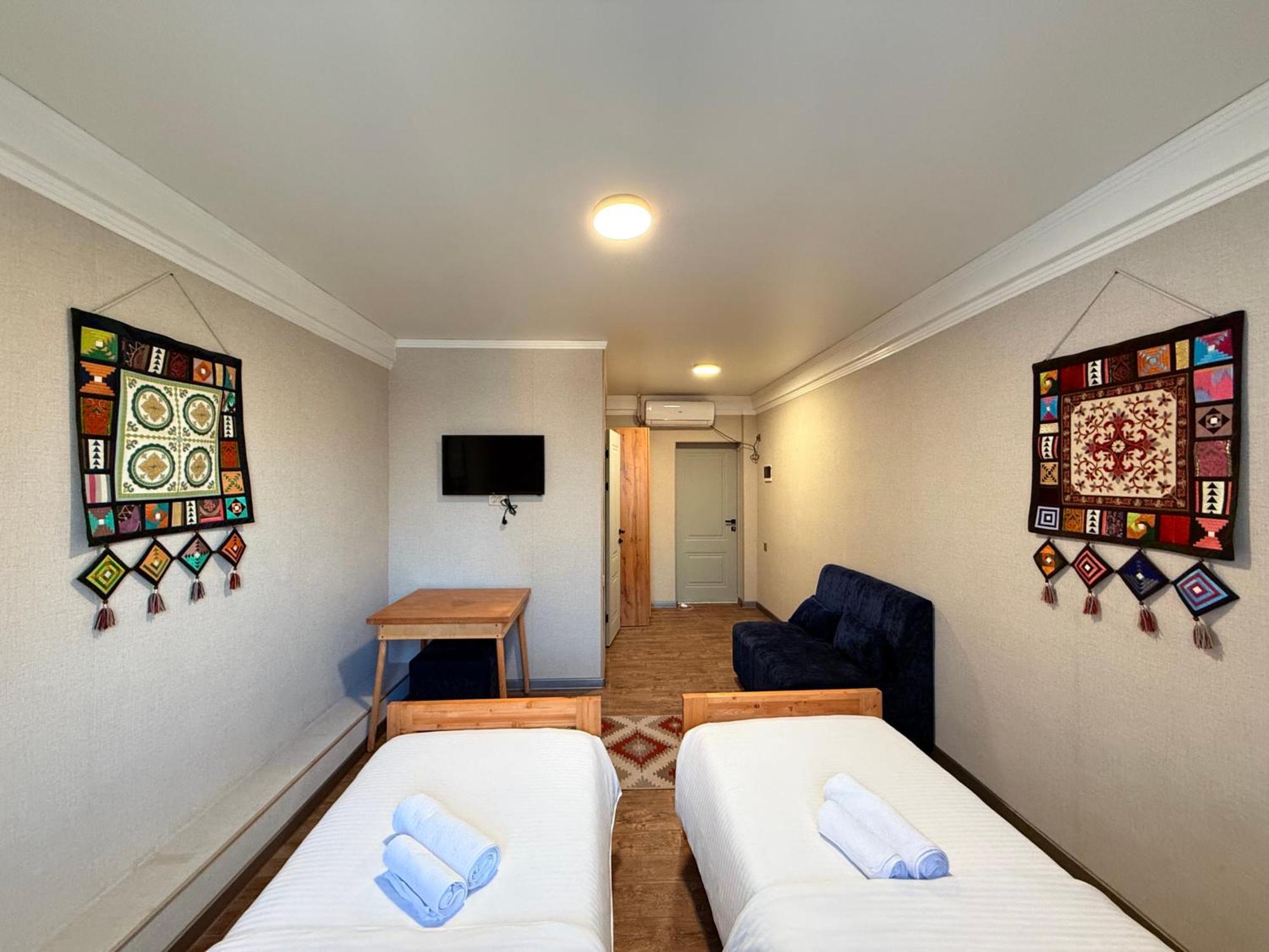 Salamat Hotel Бішкек Екстер'єр фото