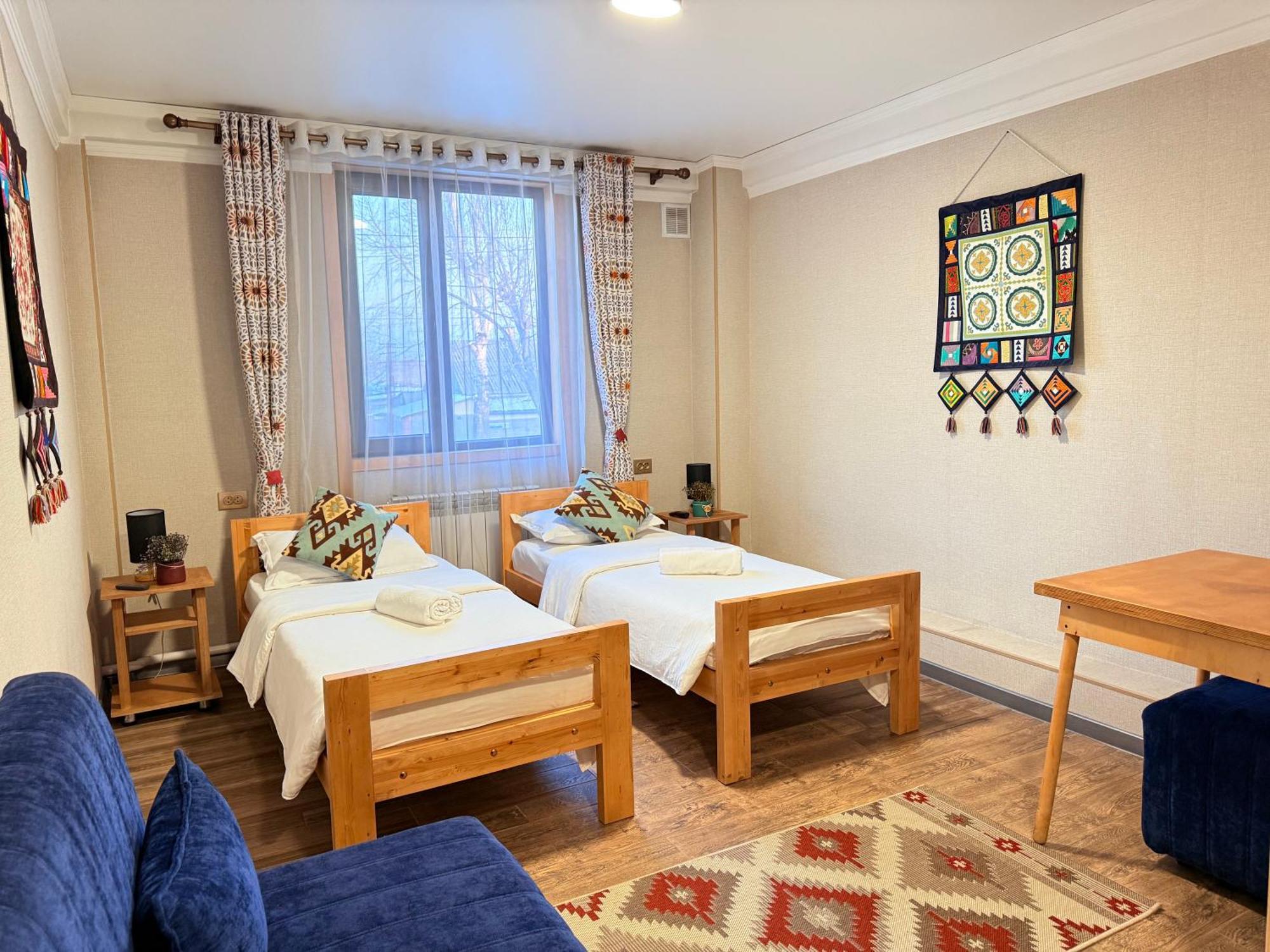 Salamat Hotel Бішкек Екстер'єр фото