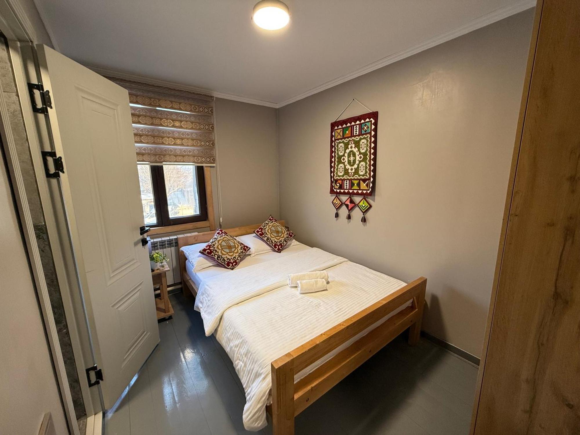 Salamat Hotel Бішкек Екстер'єр фото