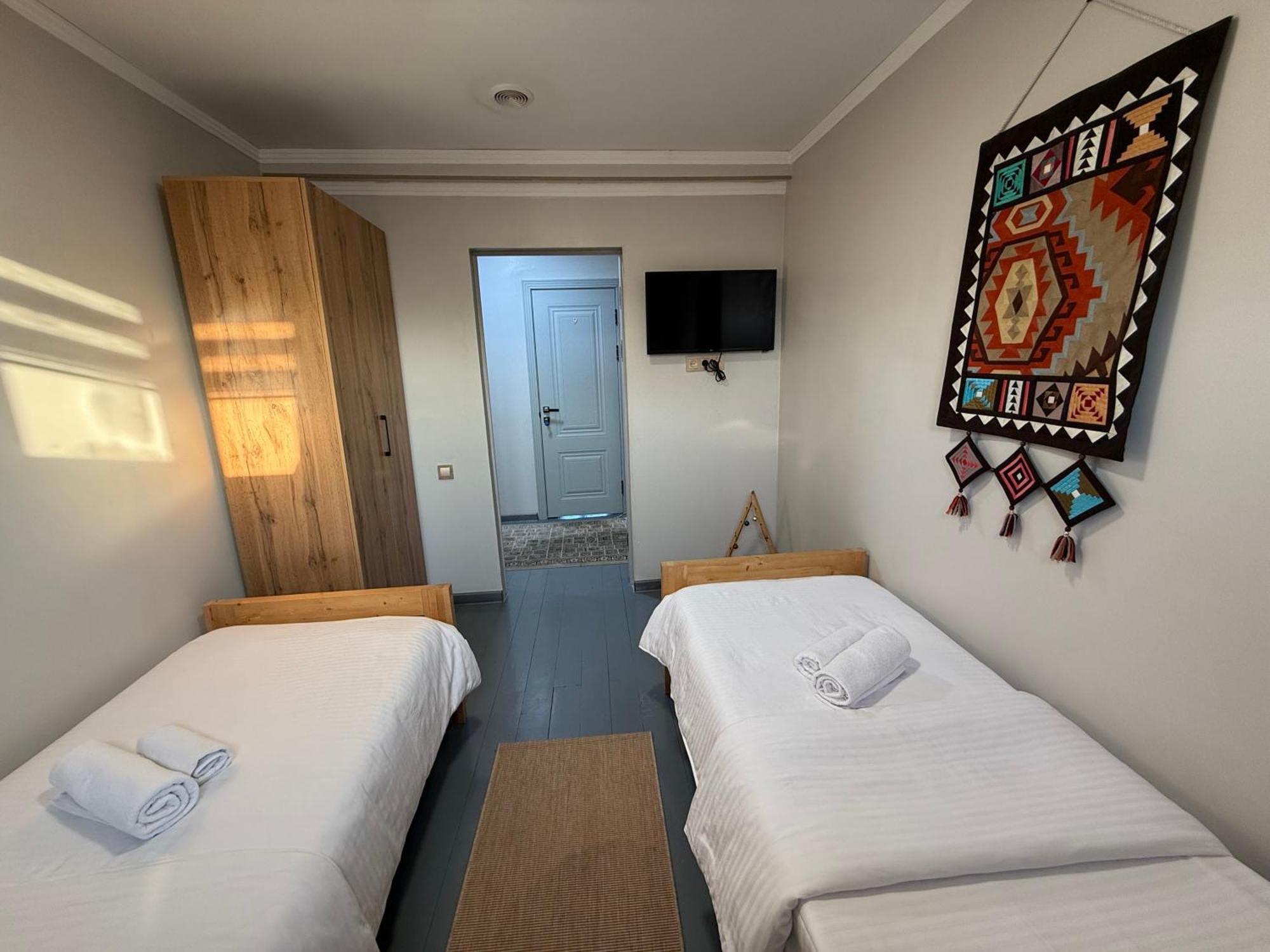 Salamat Hotel Бішкек Екстер'єр фото