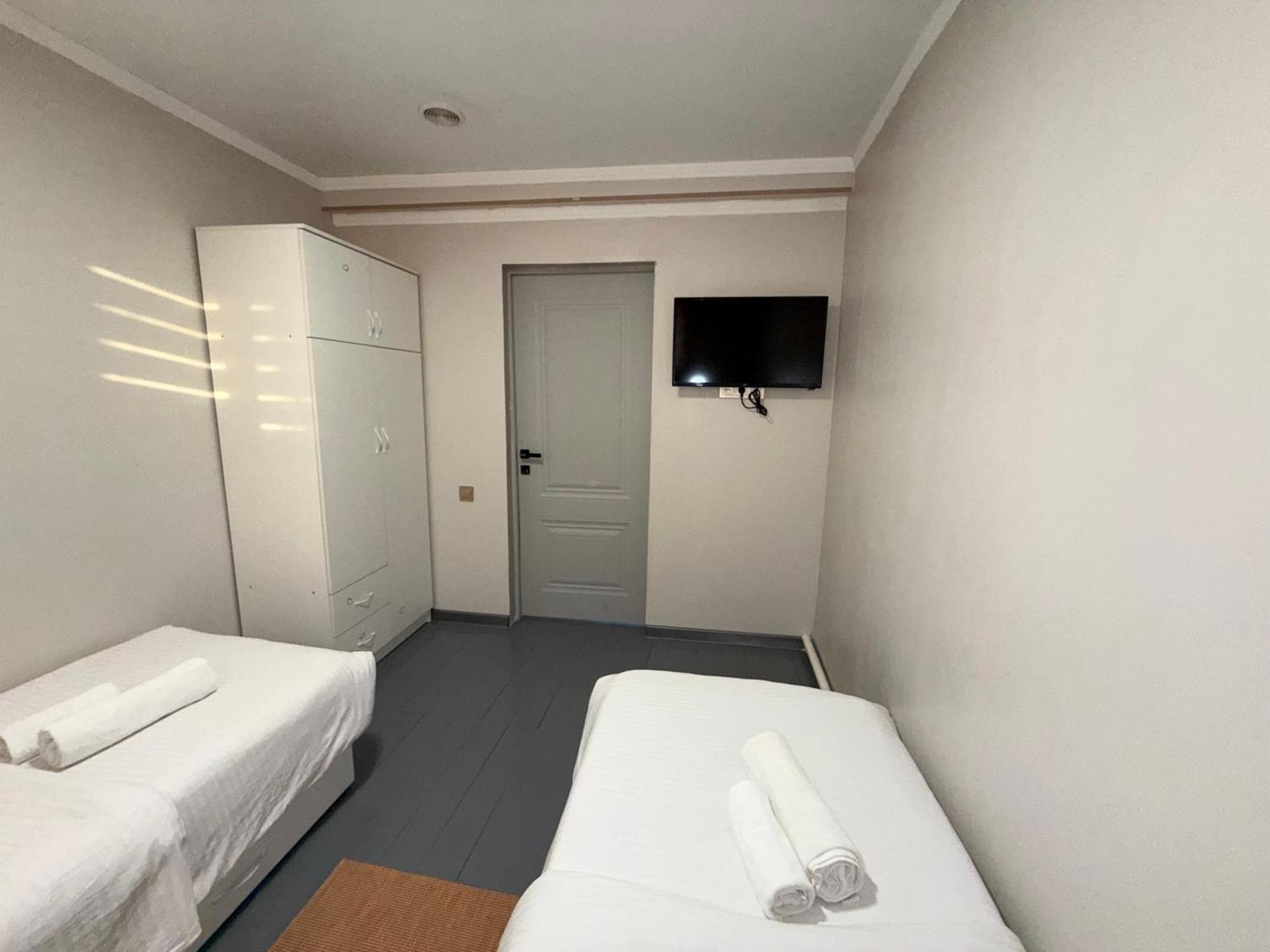 Salamat Hotel Бішкек Екстер'єр фото