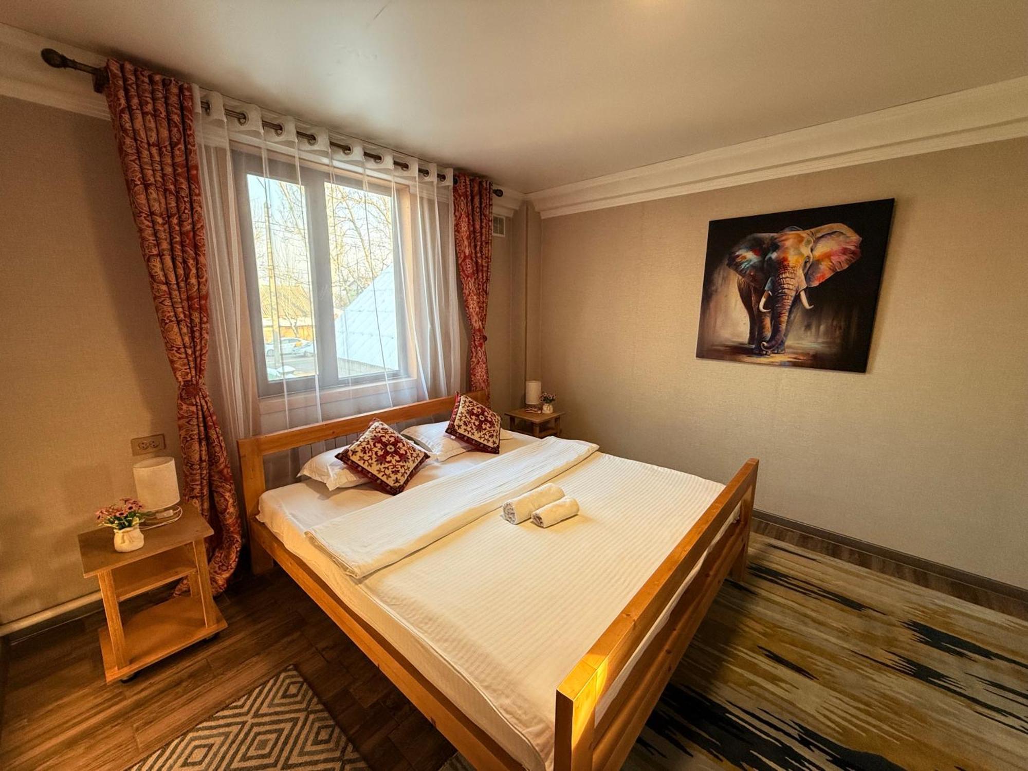 Salamat Hotel Бішкек Екстер'єр фото