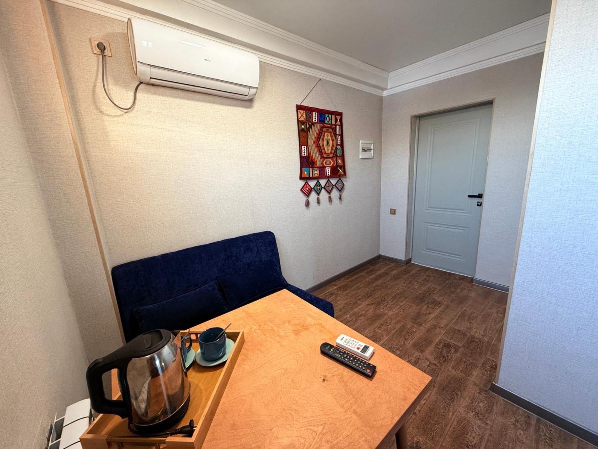 Salamat Hotel Бішкек Екстер'єр фото